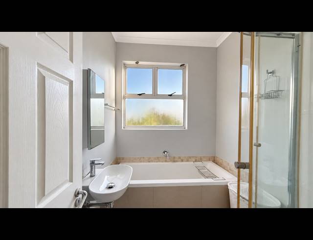 3 BEDROOM APARTMENT FOR SALE IN MUSGRAVE